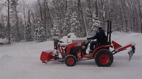 #105 <strong>Kubota B2601</strong> Compact Tractor. . Kubota b2601 snowblower